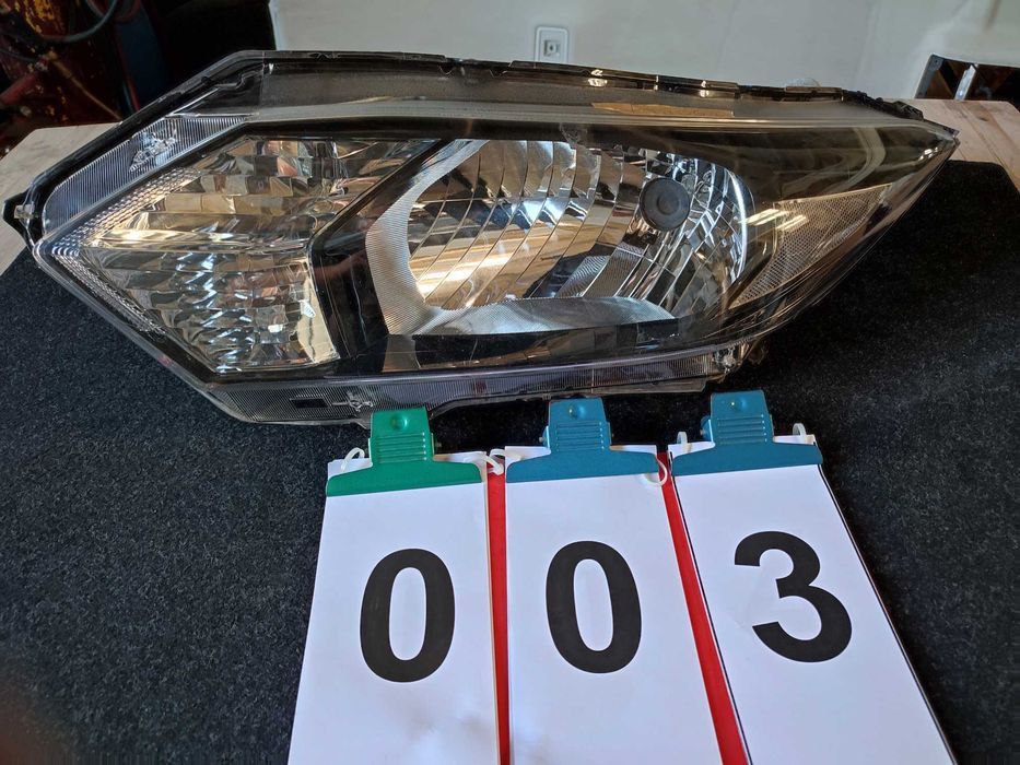Honda HRV II (2013/2021) / Lampa przednia LEWA / Reflektor LEWY / EU