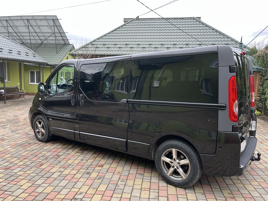 Опель Віваро оригінальний пасажир з об