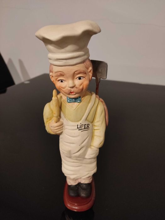 Estátua loiça/barro - Padeiro vs Pasteleiro