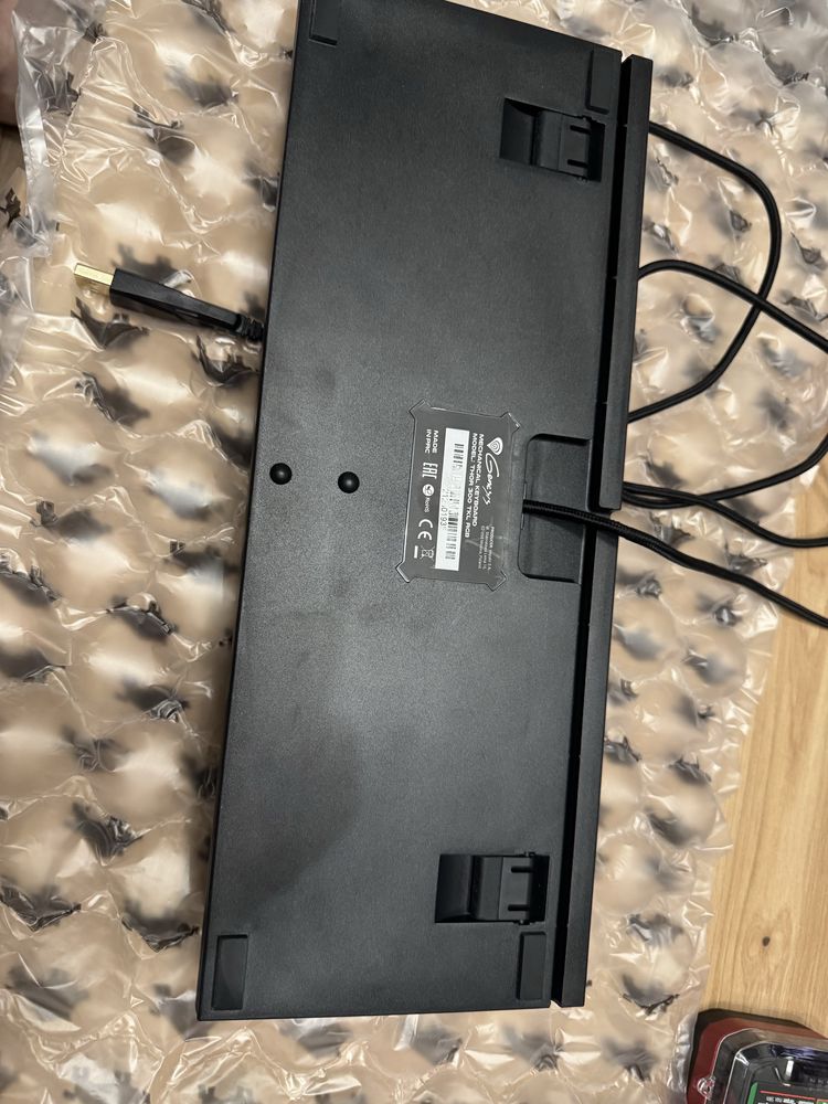 Klawiatura przewodowa Genesis Thor 300 TKL RGB podswietlana