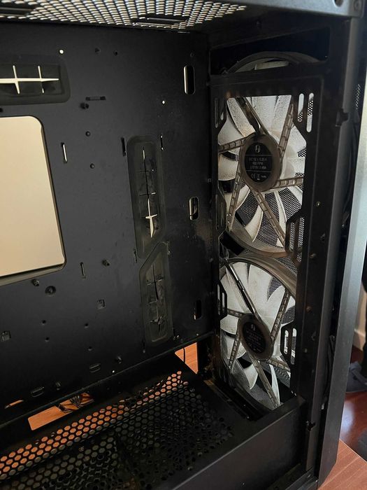 Caixa ATX Lian LI Lancool 215