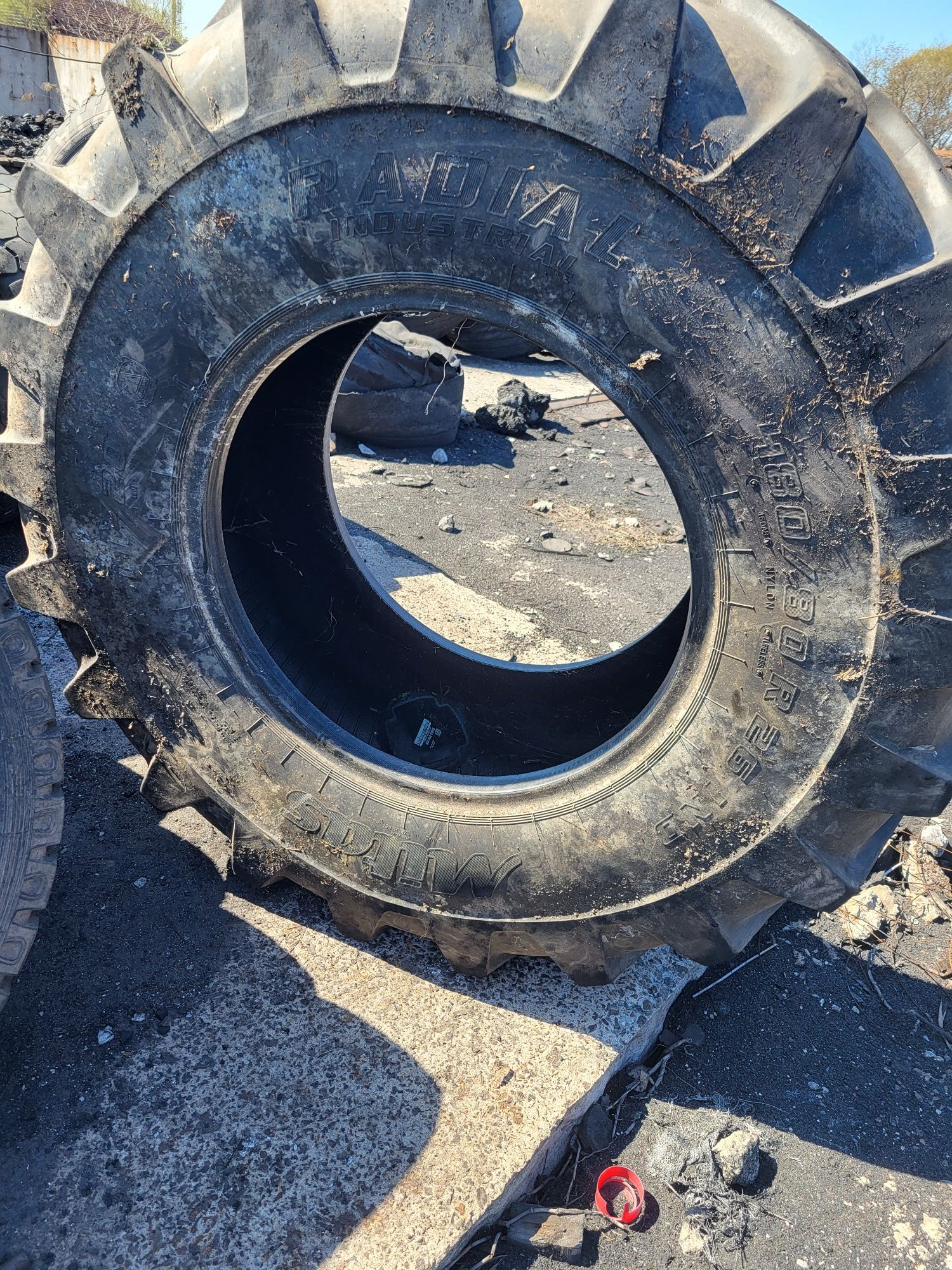 Продам шины б/у 480/80R26