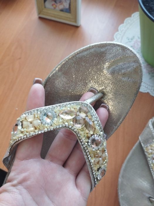 Продам шльопанці