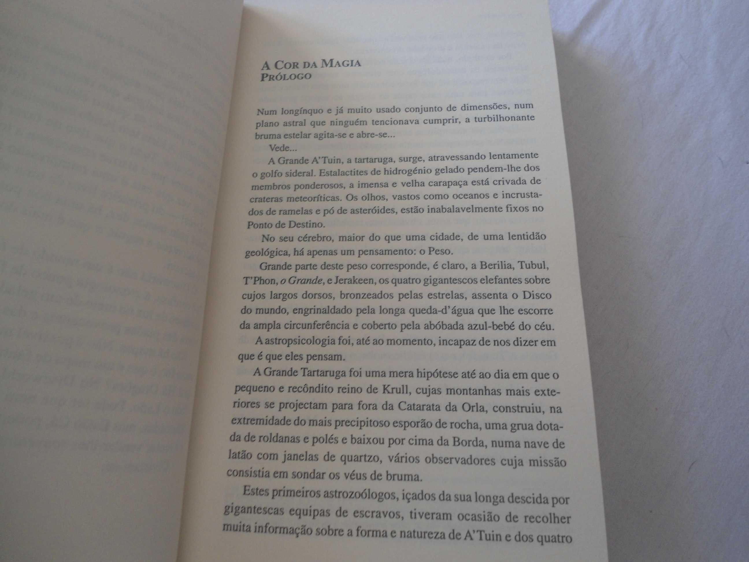 A Cor da Magia por Terry Pratchett