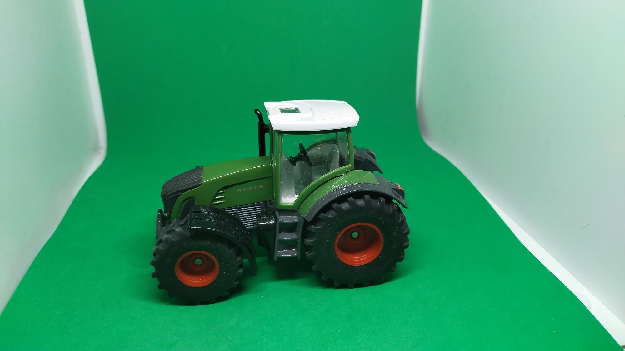 Siku traktor Fendt przyczepa 1 50