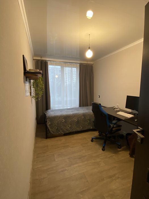 Оренда кімнати  в 4-кімнатній квартирі з хазяями