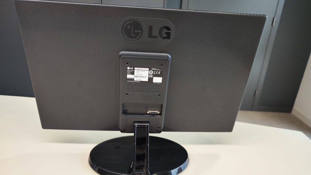 Monitor LG Led 22M38A