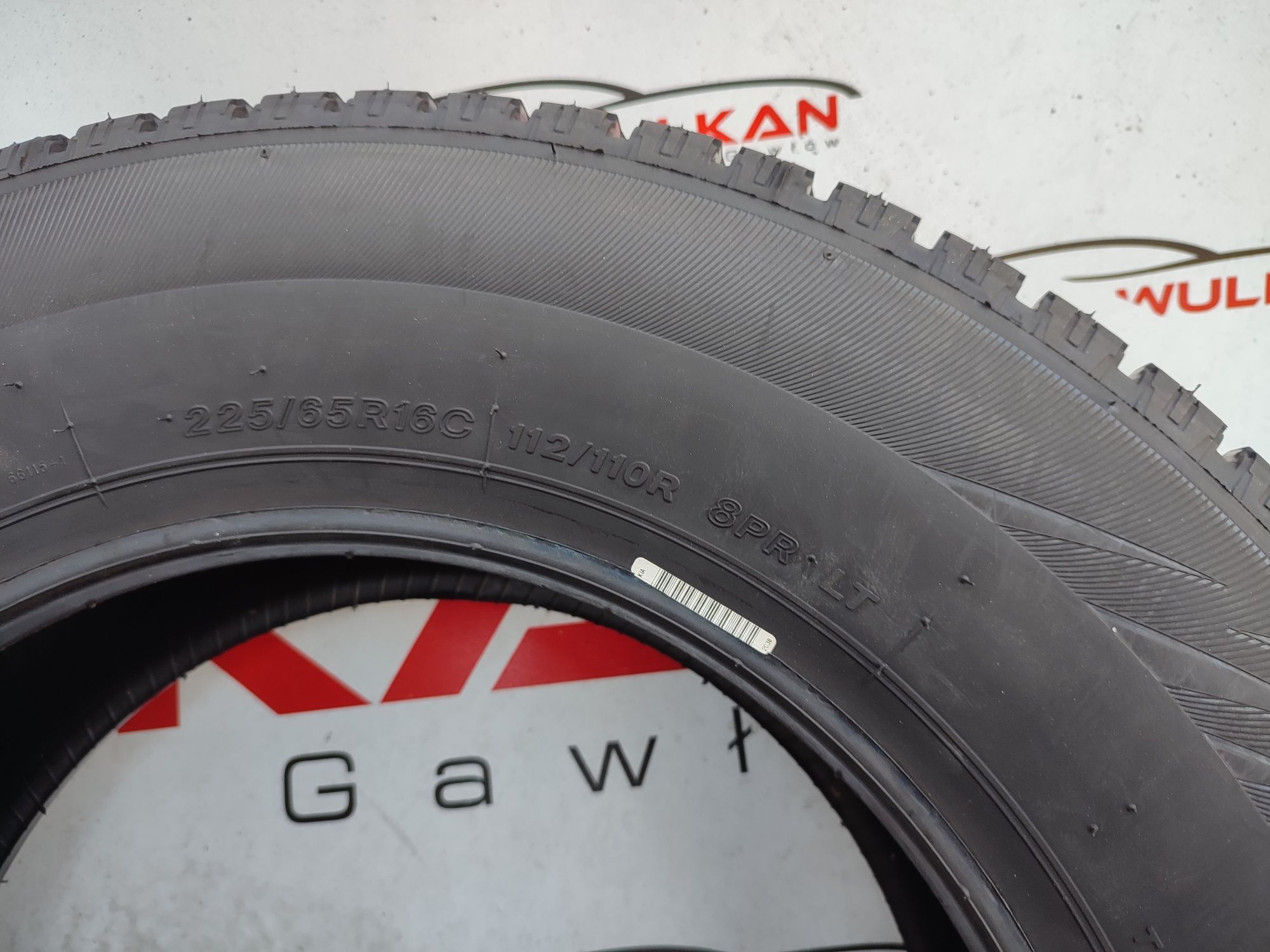 225/65r16C 112/110R Lassa Winter 2