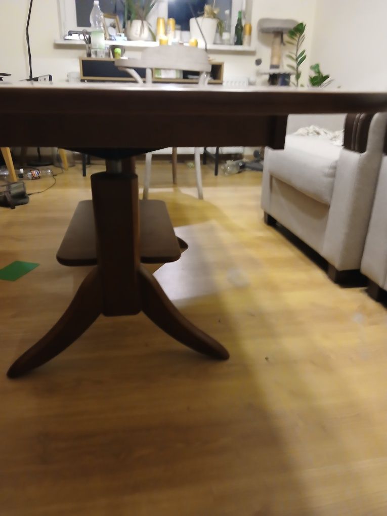 Duży stolik kawowy do salonu