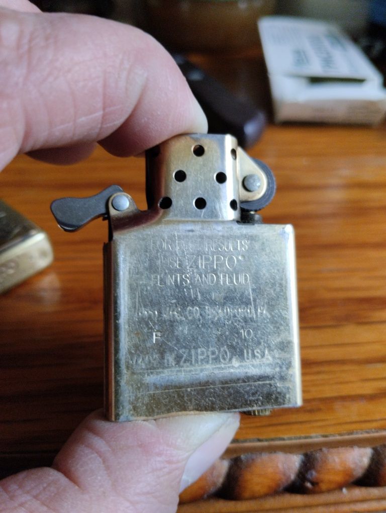 Зажигалка бензиновая Zippo