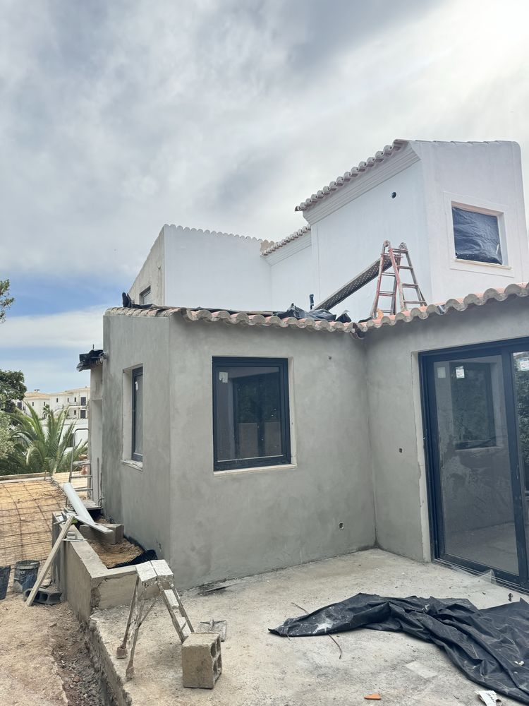 Pedreiros e todos os serviços em construçao e Remodelaçâo , pinturas .