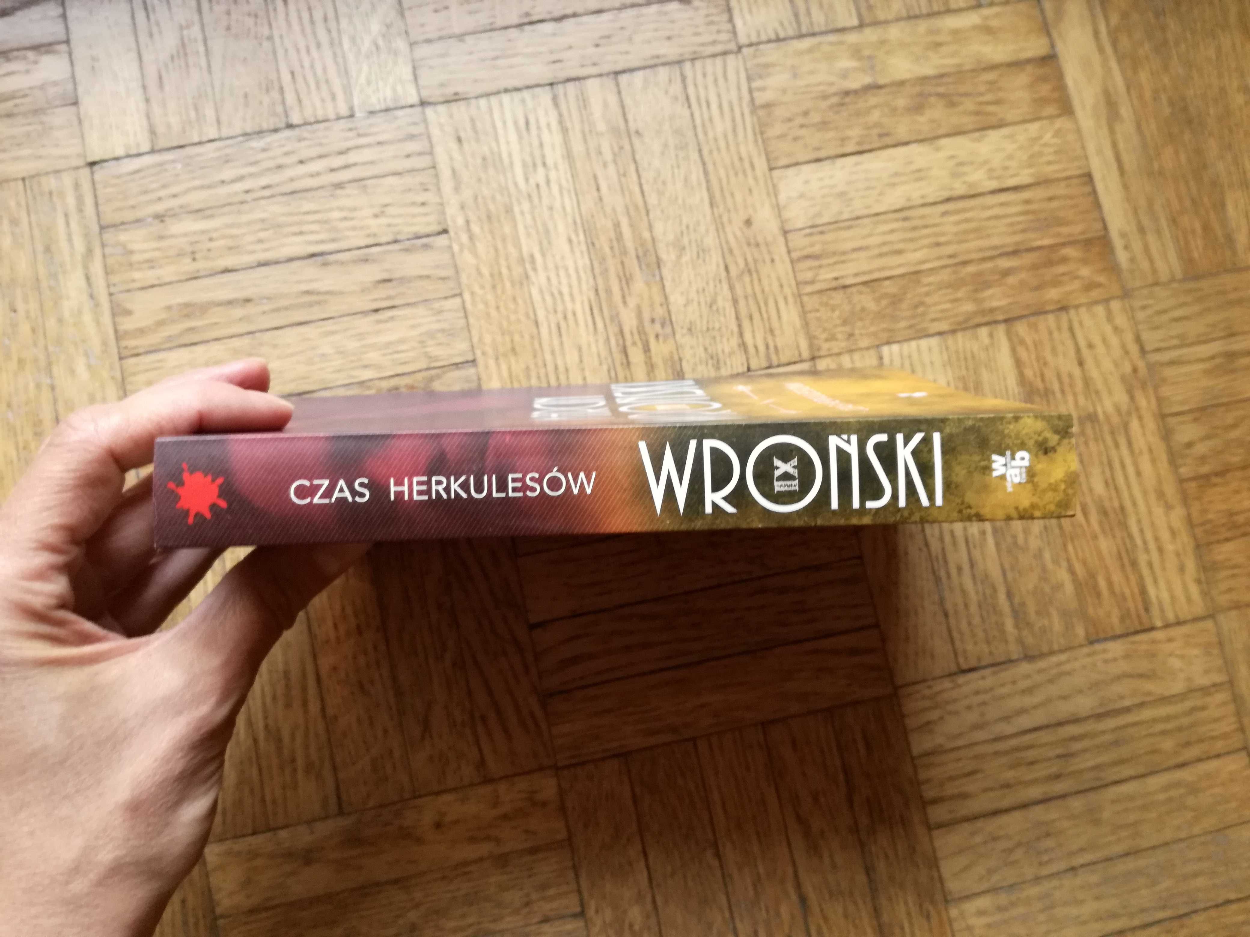 Czas Herkulesów, Marcin Wroński – z autografem i pieczęcią autora