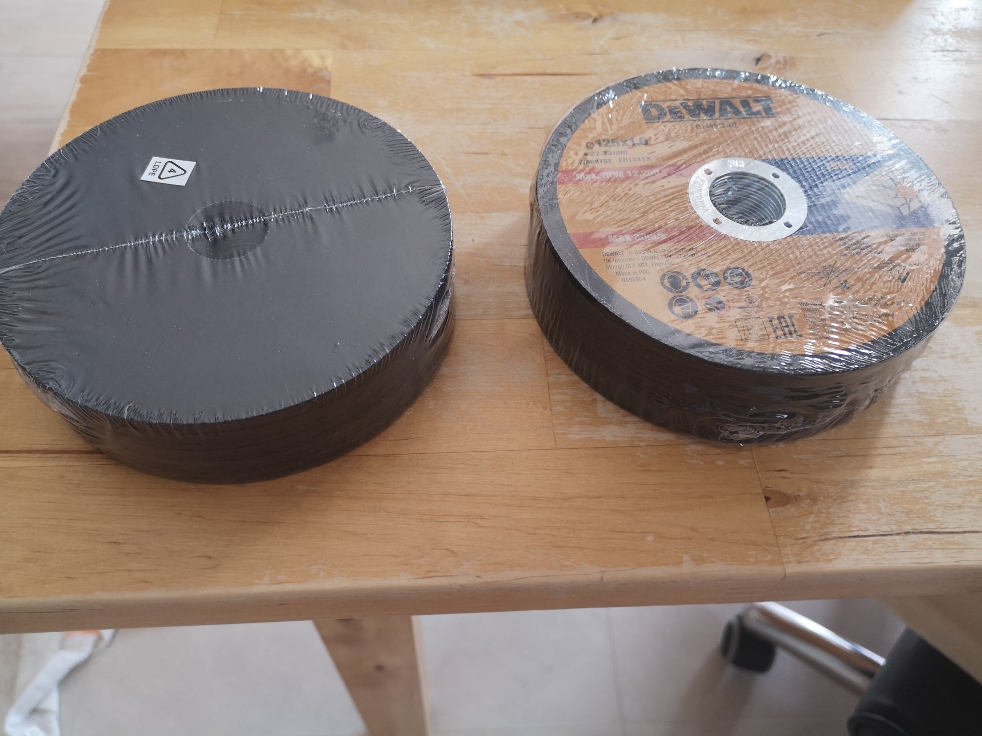 Tarcze do cięcia stali nierdzewnej DEWALT 125x1mm 22.23 mm
