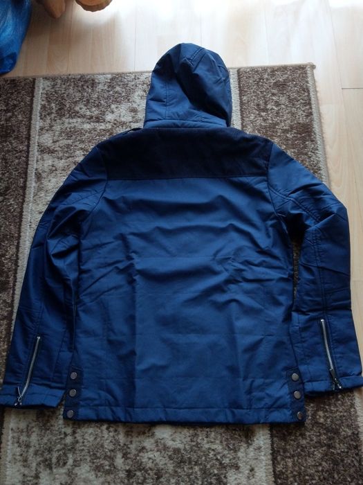 kurtka przejsciowa z kapturem