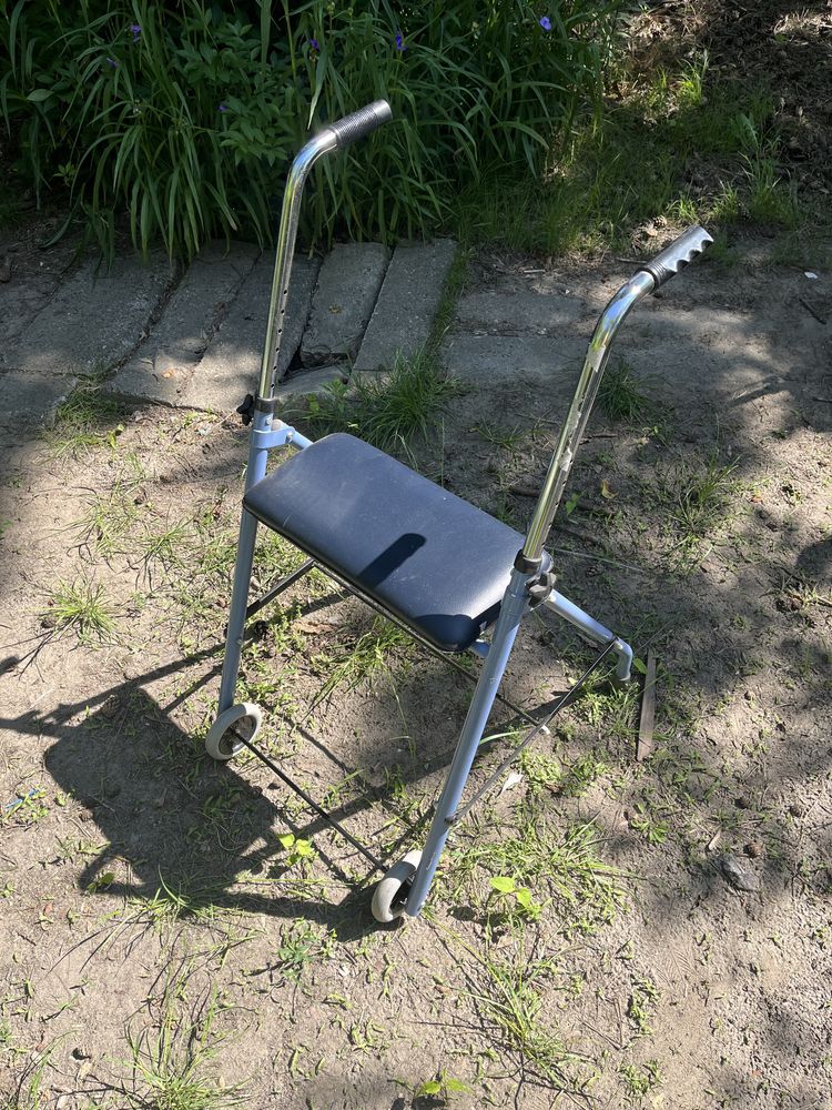 Balkonik , podpórka rehabilitacyjna dwukołkowa