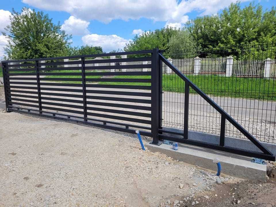 Brama przesuwna samonośna 4,00 m wypełniona profilem 80x20 OCYNKOWANA