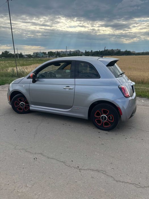 Продам Fiat 500e 2016