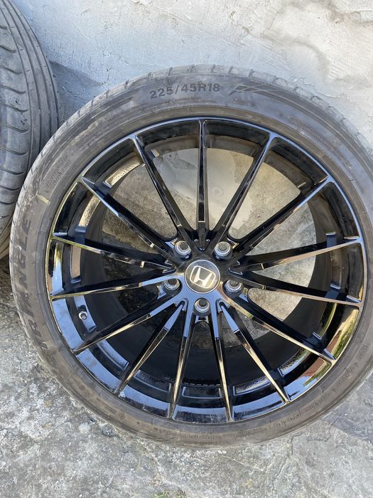 Диски з резиною на авто