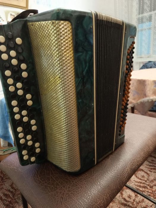 Баян "Рассвет"в рабочем состоянии