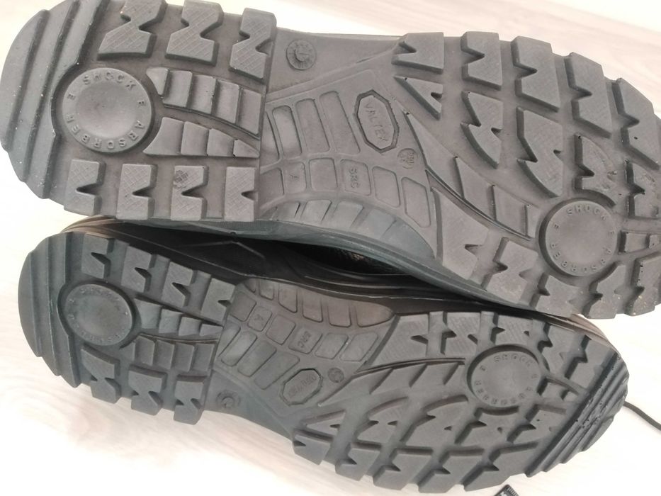 Спец взуття, нове чоловіче та жіноче.