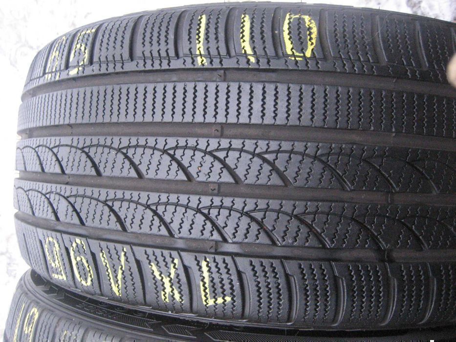 255/35 R19 96V XL Tracmax Ice-PlusS210 зима 2штуки