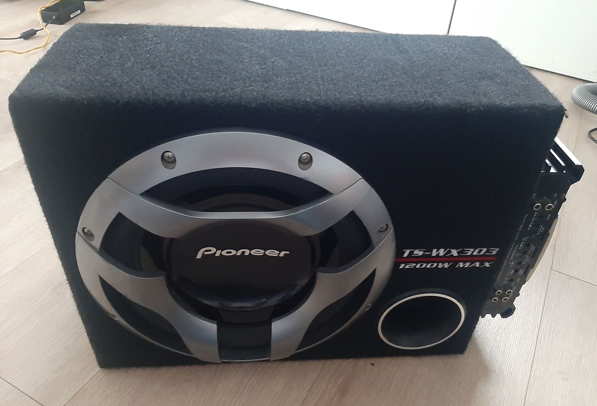Subwoofer Skrzynia Basowa PIONEER 1200w  + Wzmacniacz BOSCHMANN XR-888