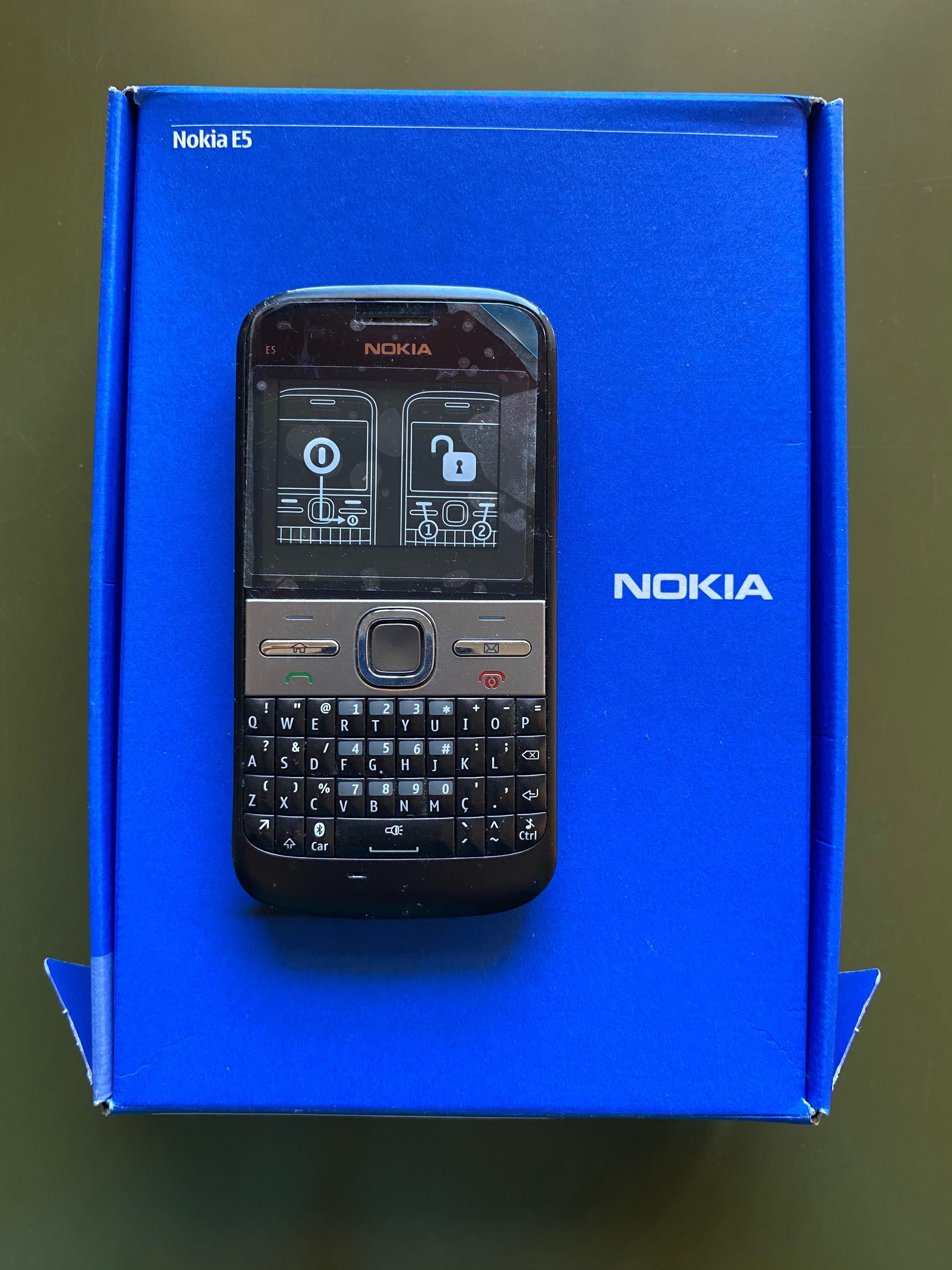 Vendo Telemóvel Nokia Ericsson E5