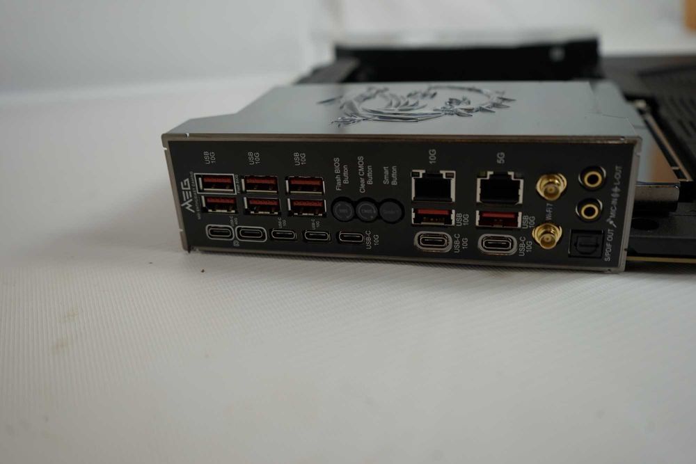 Материнська плата MSI MEG X870E GODLIKE