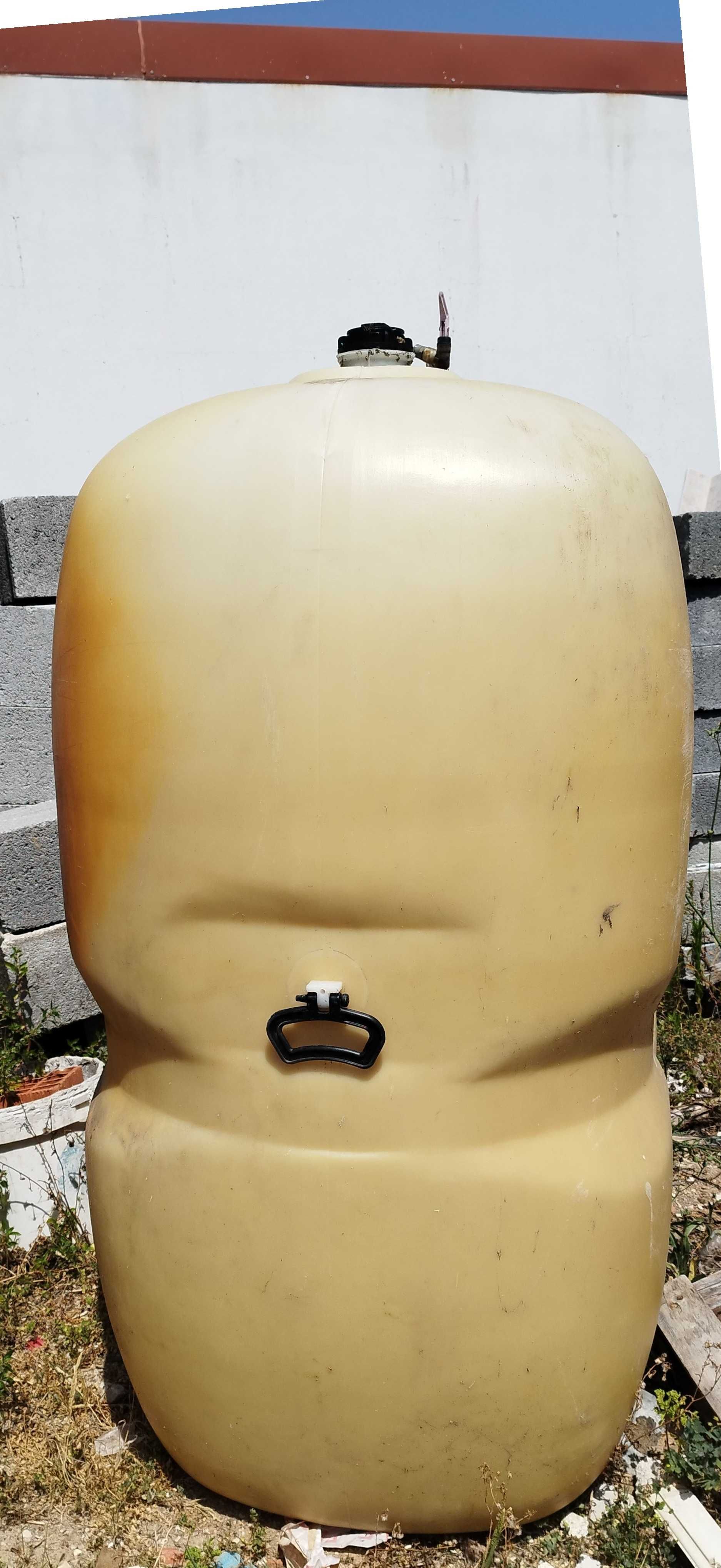 Depósito de 1000 litros (combustível)