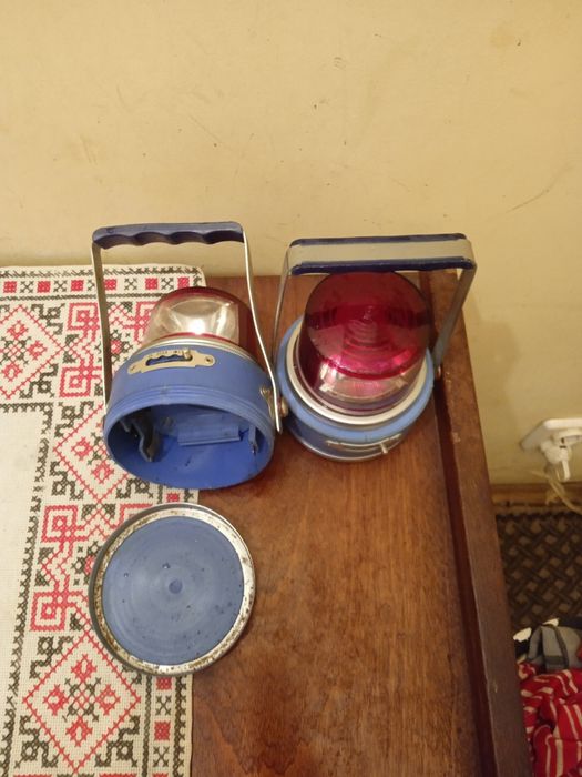 Продаю два ліхтарика ціна за 2 га 50 грн