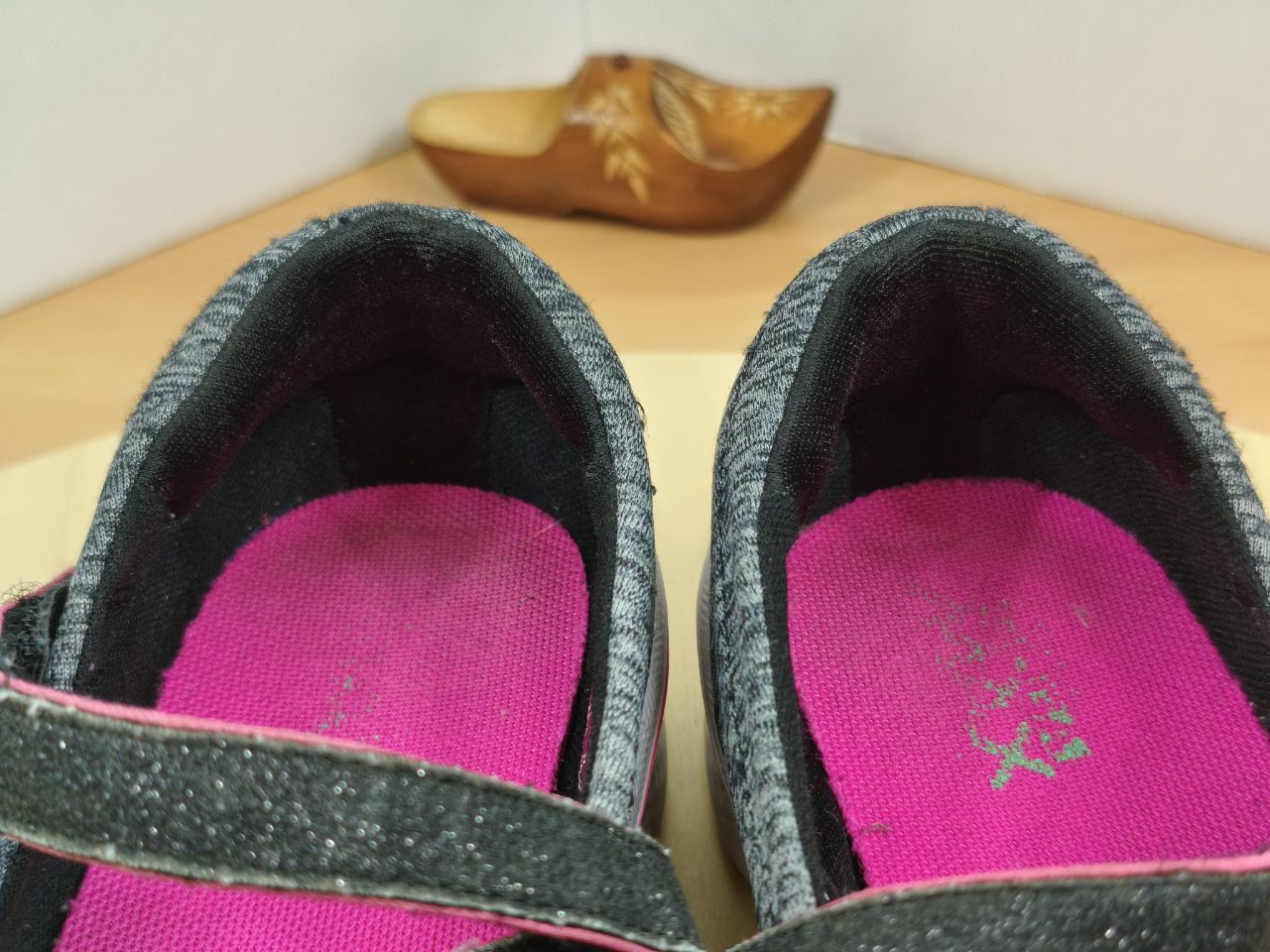 Buty Baleriny r.33 Skechers GOwalk 4 Mary Jane dla dzieci na rzep