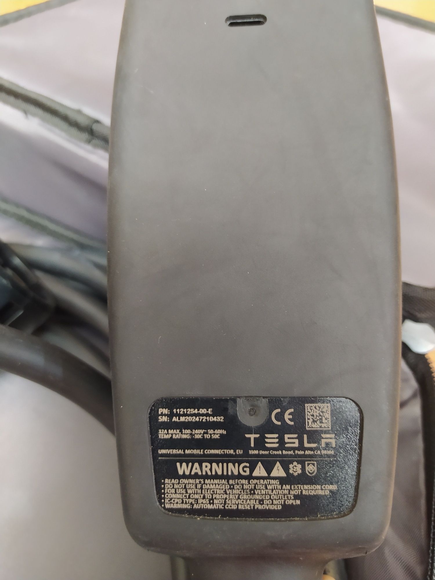 Зарядний пристрій для електромобіля Tesla Mobile Connector,32A, Type2,