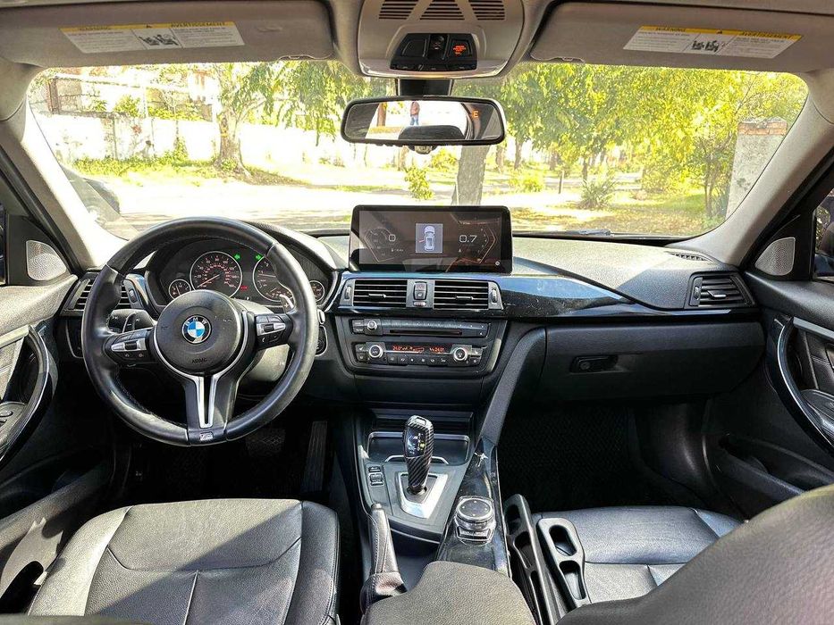 Bmw f30 328i  топова комплектація