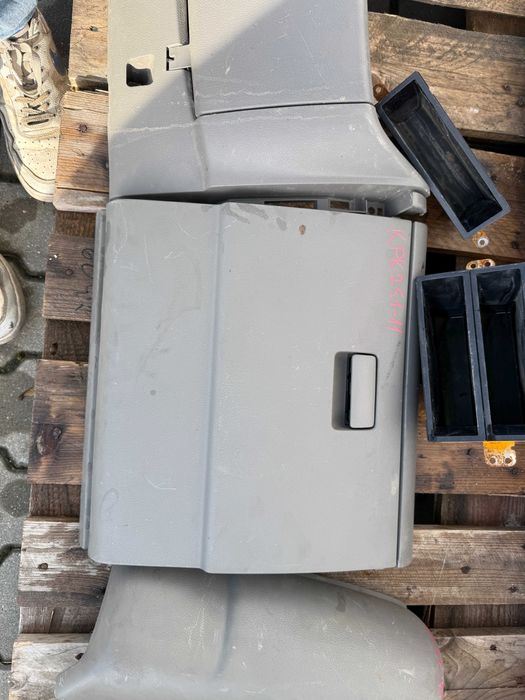 Konsola Nissan Cabstar / Nissan Maxity  KPK251-11