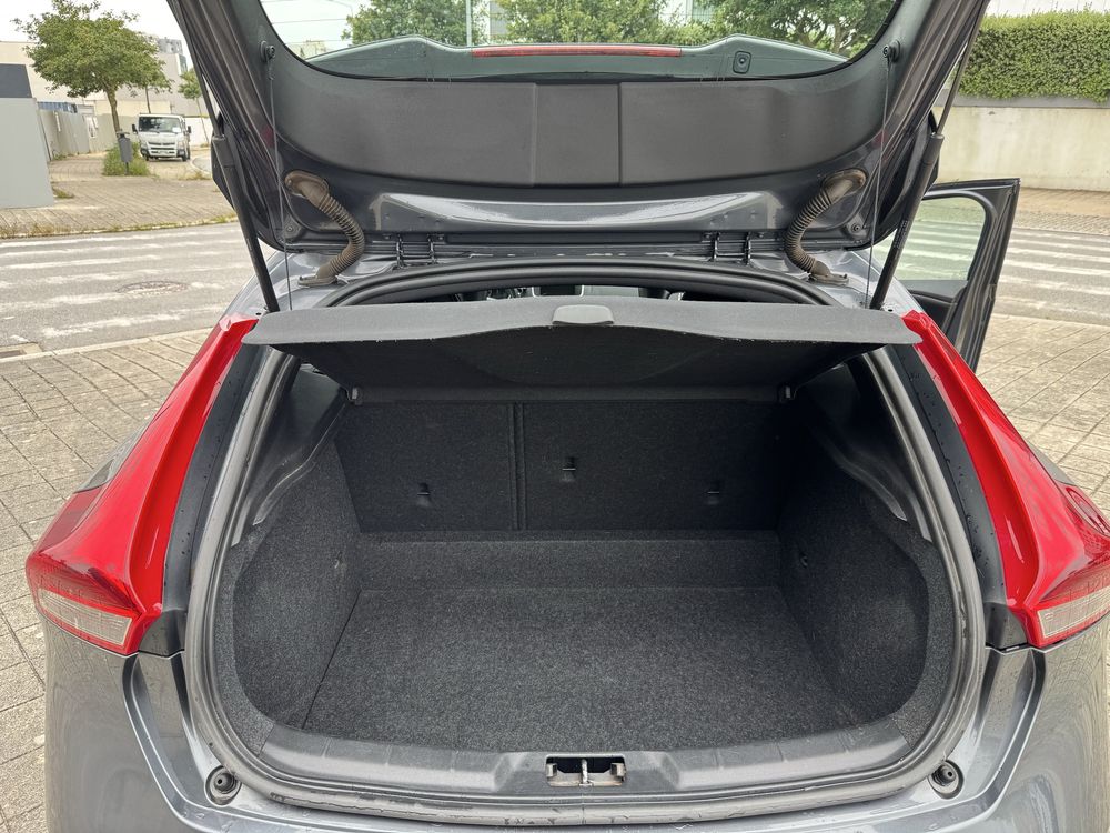Volvo V40 1.6 D2 R-Design