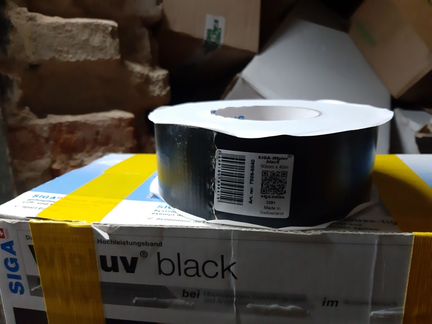 Taśma Siga Wigluv Black 60x40 oraz Elasto plasto Isocell 100mmx25