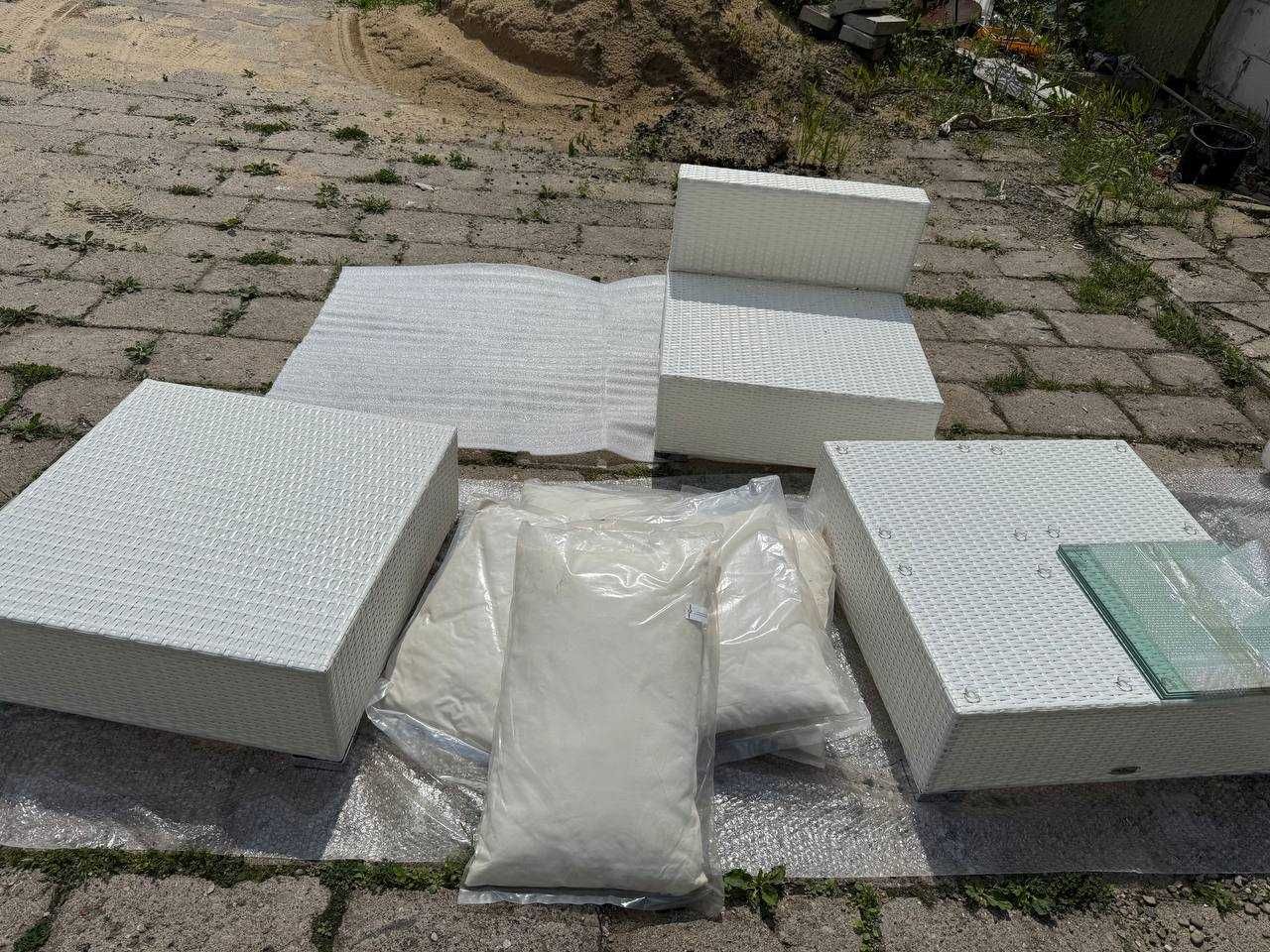 VidaXL 3-cz. zestaw wypoczynkowy do ogrodu, z poduszkami, biały