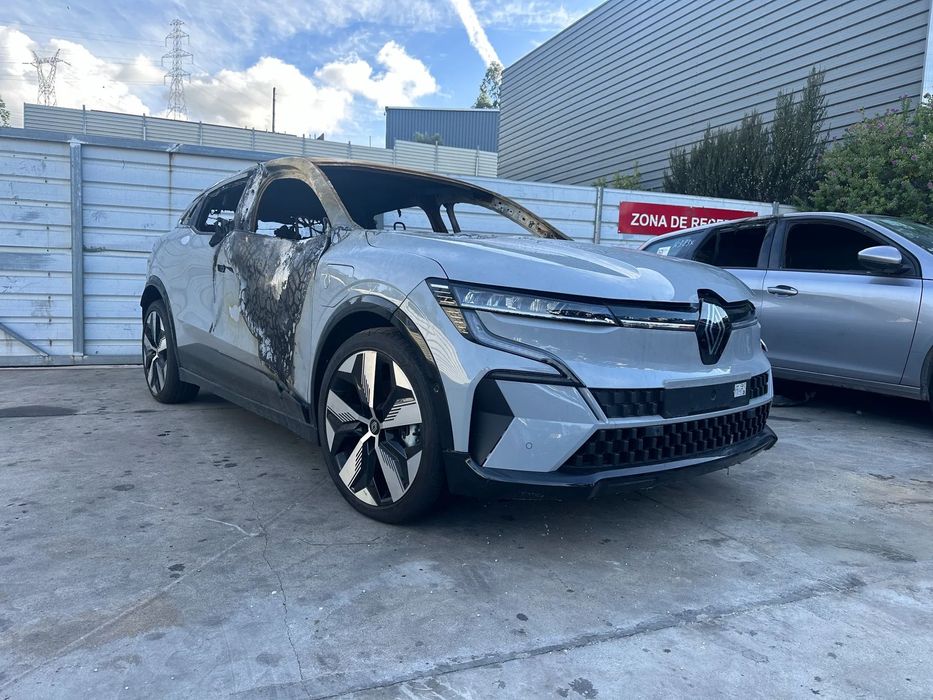 RENAULT MEGANE V E-TECH EV60 220 CV 2023 PARA PEÇAS