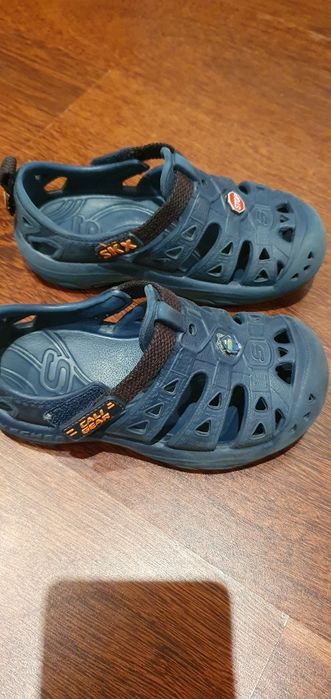 Calçado menino Oshkosk, Sketchers tamanhos 27-28