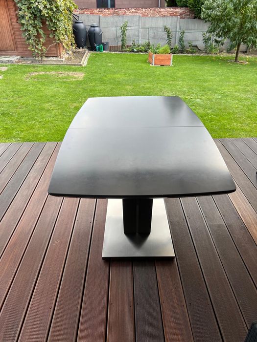 Używany rozkładany stół