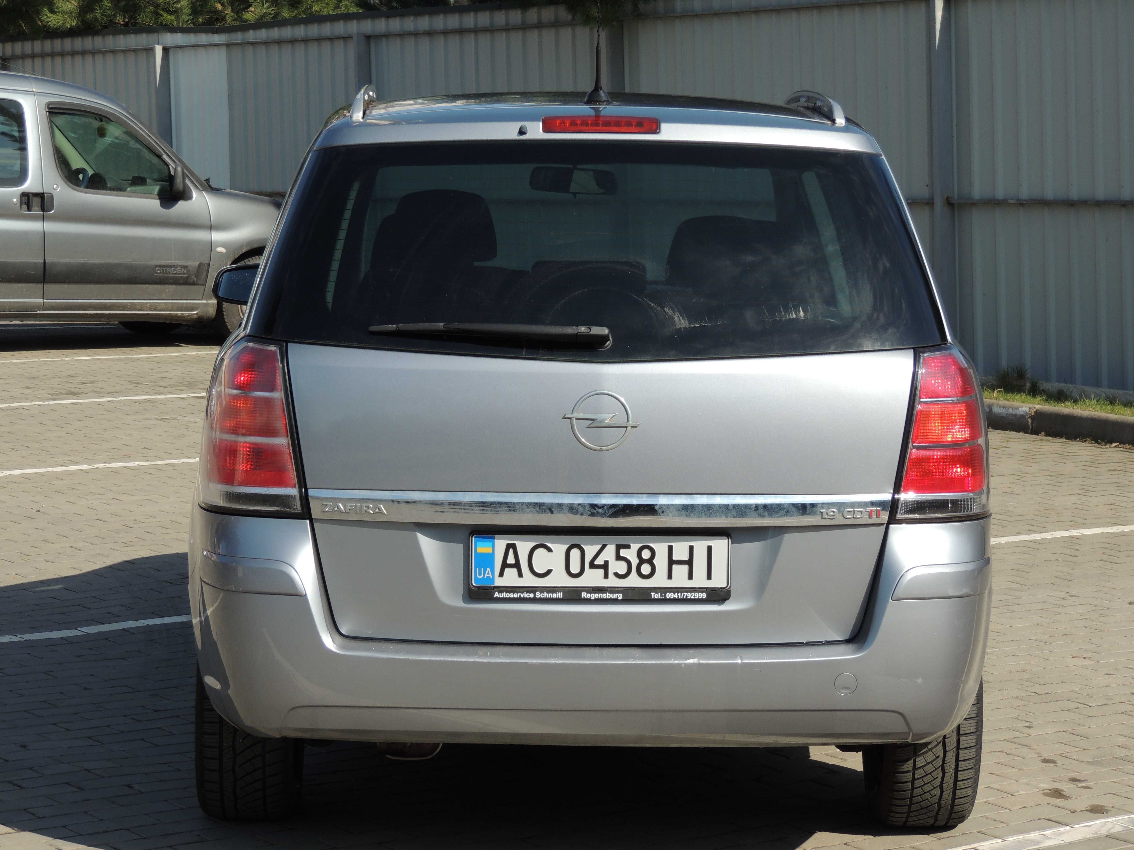 Продам Opel Zafira 2006 року 1.9 автомат 7 місць