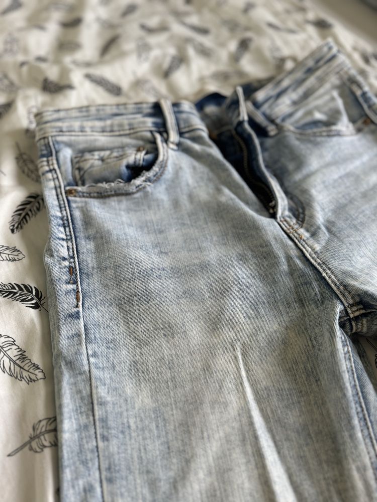 Jeansy rurki Stradivarius 36