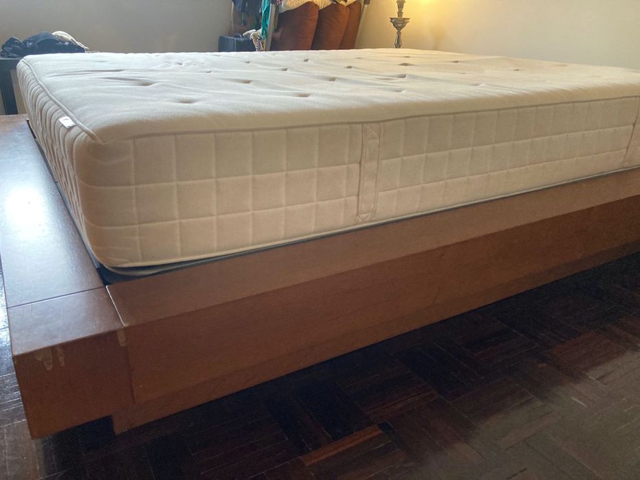 Cama Casal com estrutura e sommier + colchão