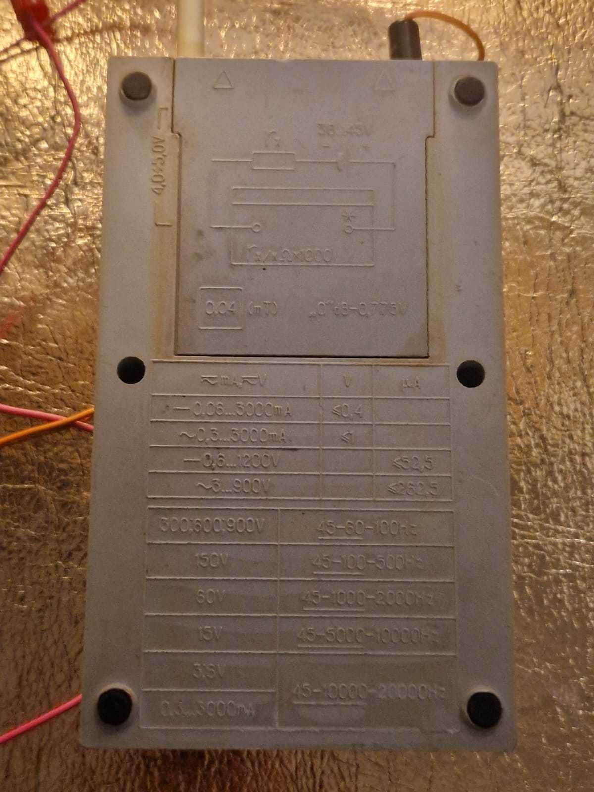 Miernik to Ц4324 (C4324) – radziecki analogowy miernik uniwersalny