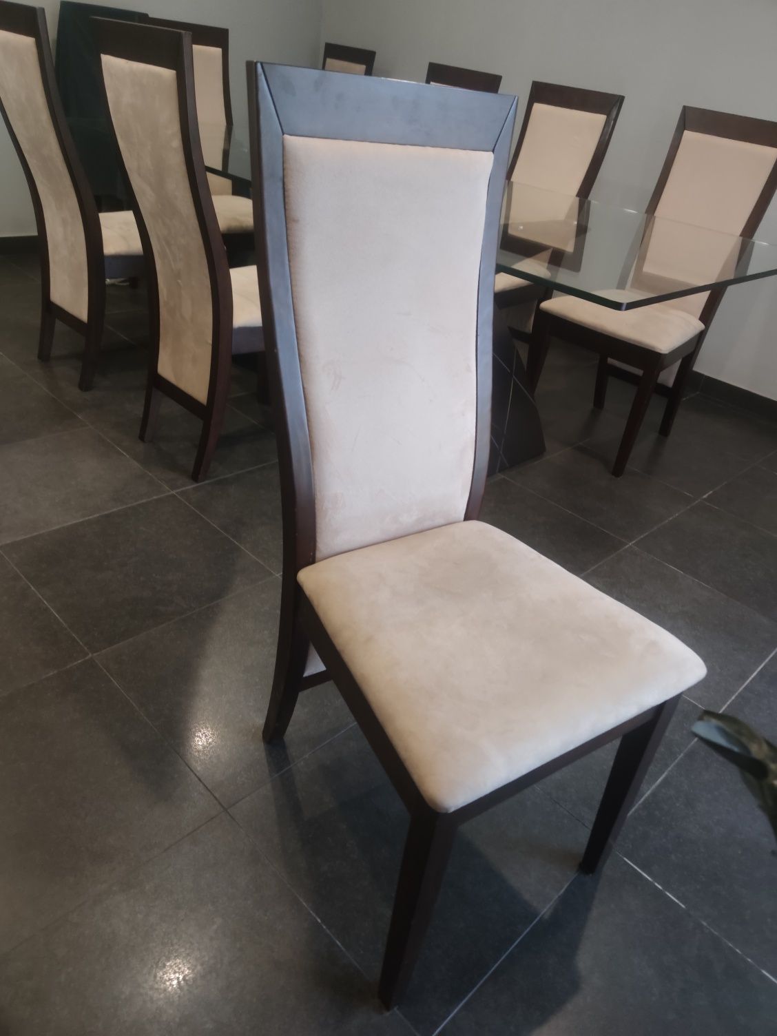 Mesa de vidro sala estar com cadeiras
