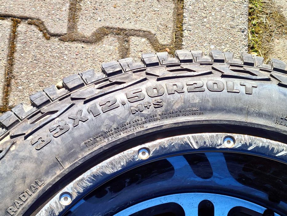 Koła 20" felgi American Off-Road opony Gladiator X Comp A/T Wrangler