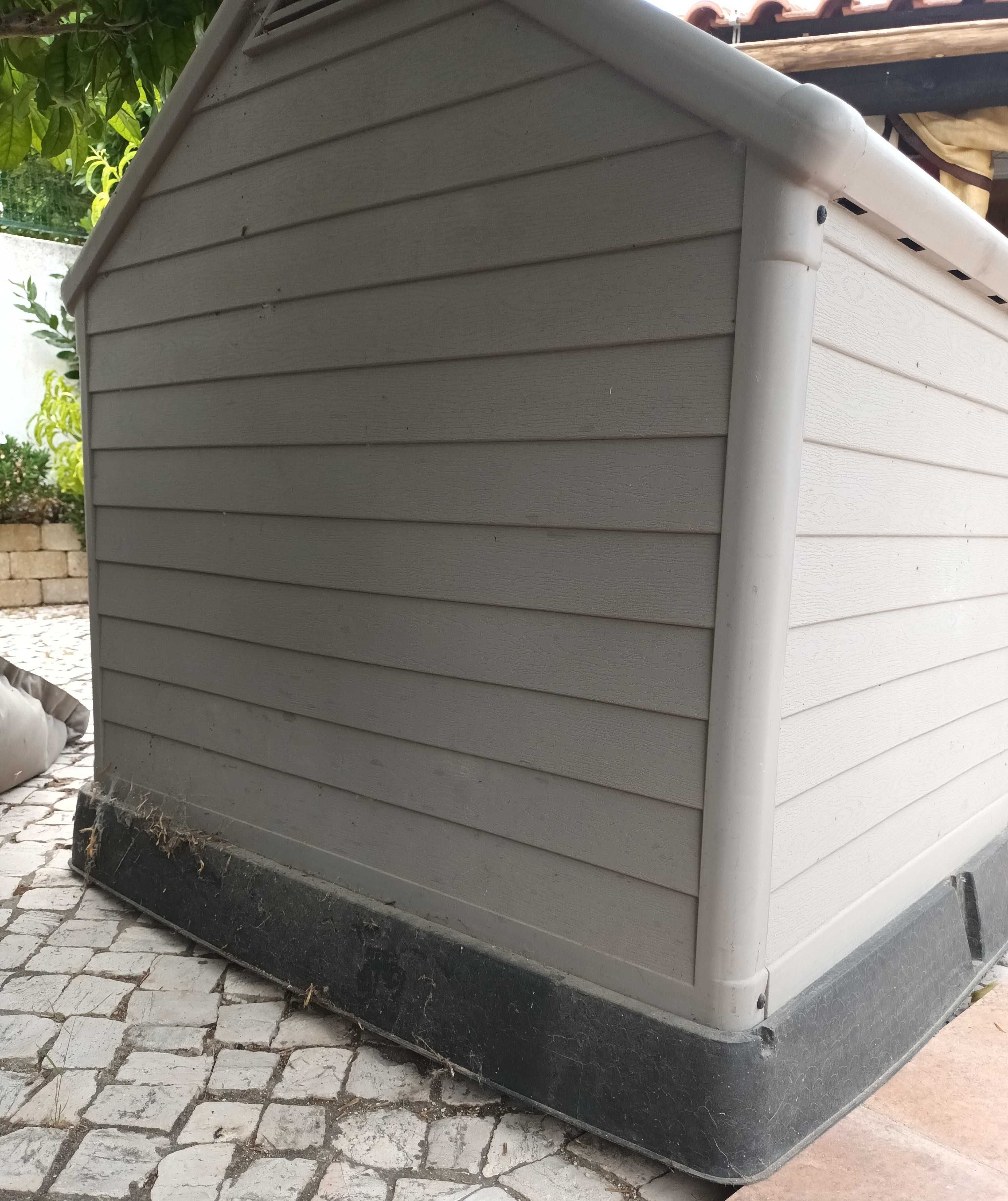 Casota de cão KETER TAUPE - 99X99X95cm