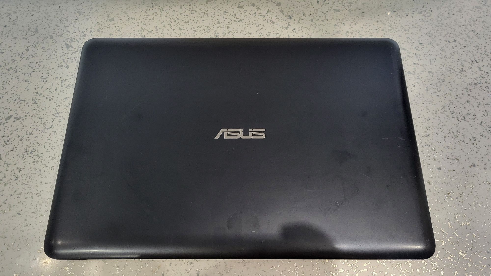Ноутбук Asus E502N
