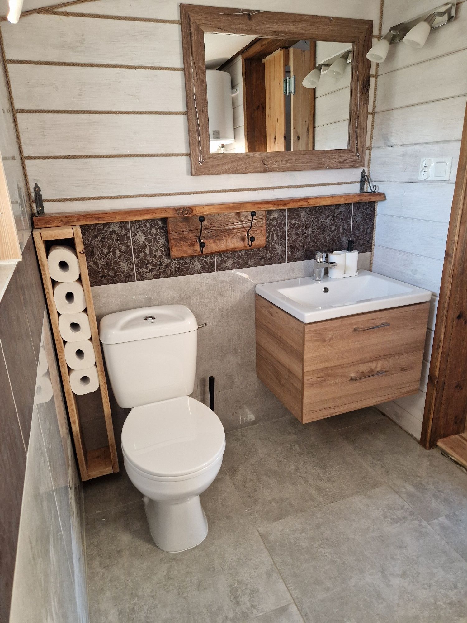 Domki na Podlasiu jacuzzi/balia sauna kucyki plac zabaw