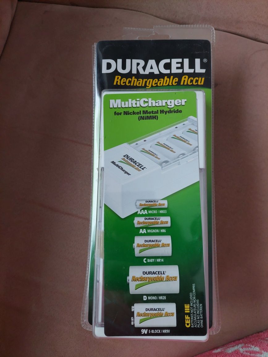 Ładowarka do akumulatorów MultiCharger DURACELL CEF 11E. 5 rodzajów ba